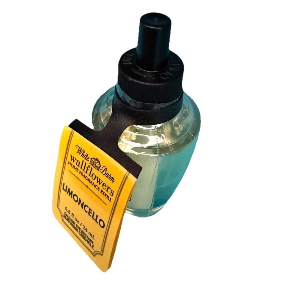 1 New LIMONCELLO BATH & BODY WORKS WALLFLOWERS REFILLS‎ BULBS